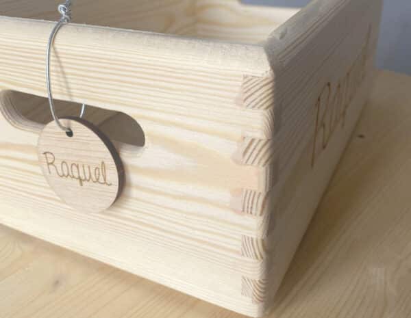 Caja de madera con nombre grabado - Imagen 5