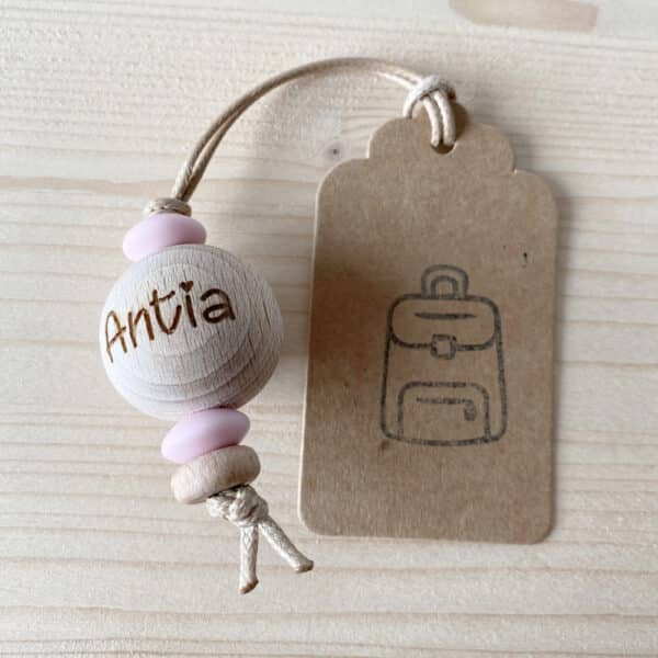 Cuelga mochilas de madera y silicona - Imagen 4