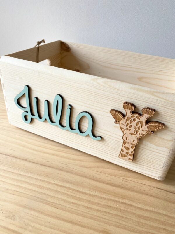 Caja 20x30cm con nombre y jirafa en relieve - Imagen 2