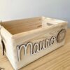 Caja 20x30cm con nombre y león en relieve