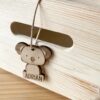 Caja 20x30cm con nombre y koala en relieve - Imagen 2