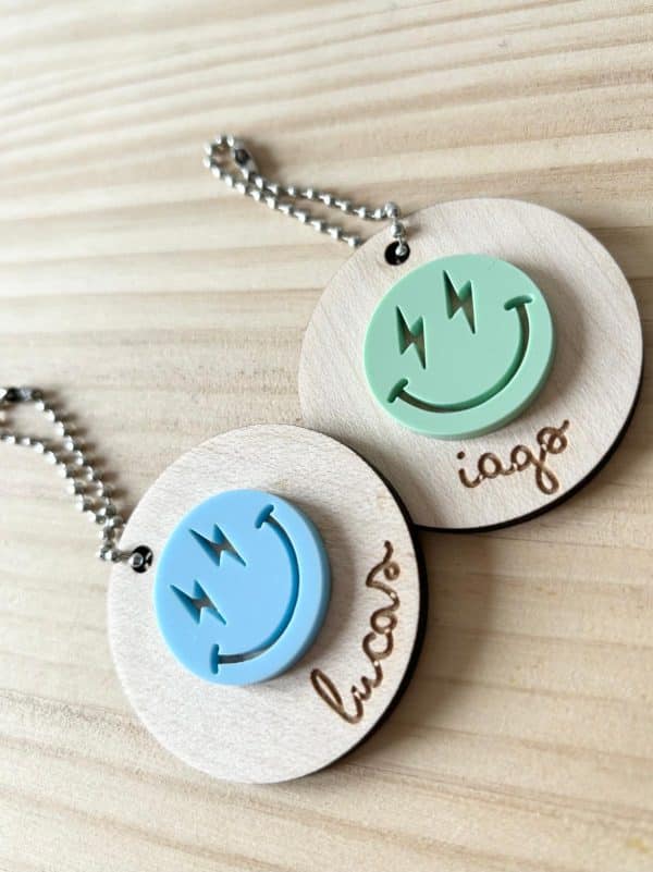 Chapita Smiley con cadena