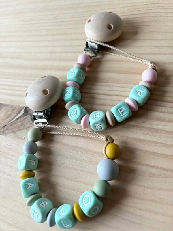 Chupetero letras silicona mint