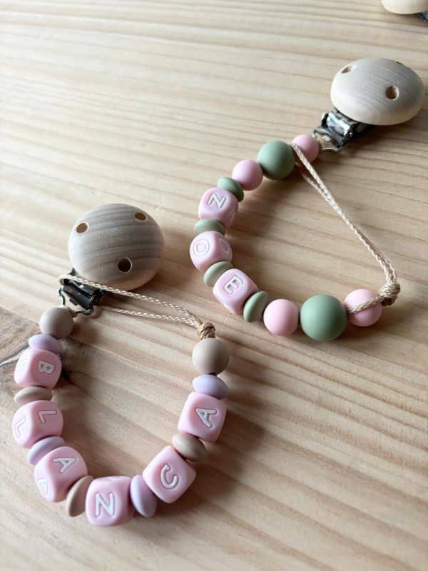 Chupetero letras silicona rosa